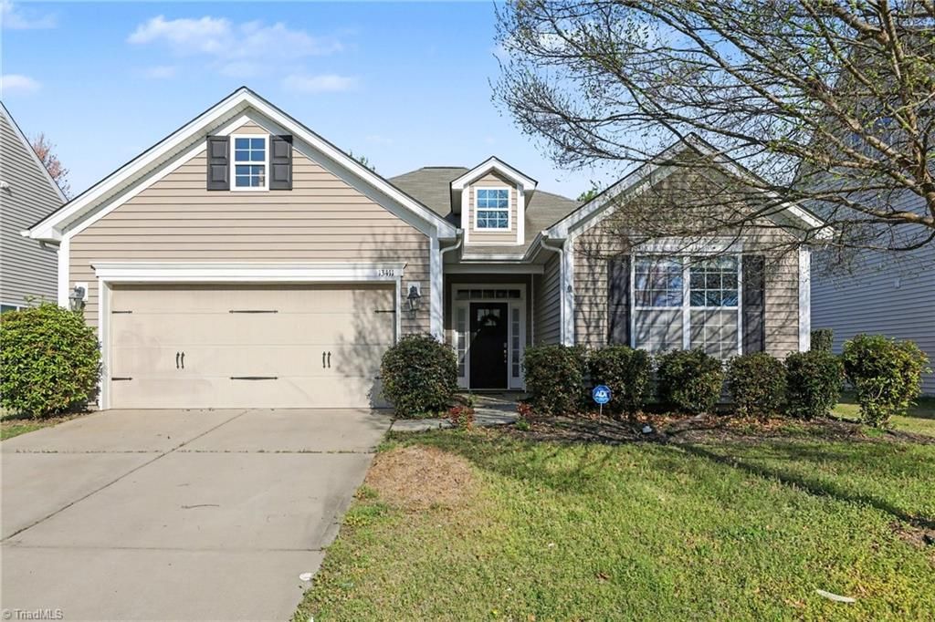 Photo of 13411 Morgan Lee Avenue, Charlotte, NC 28213 (MLS # 1213900)