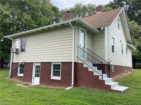 A home in Mount Airy