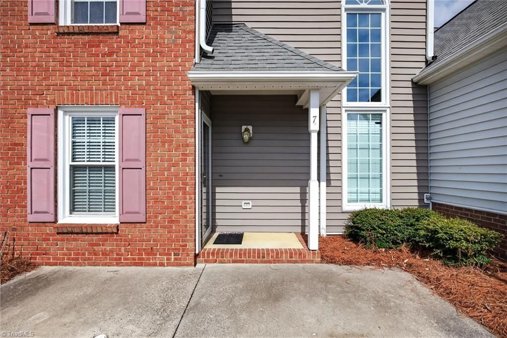 Photo of 7 Cedar Knoll Court, Greensboro, NC 27407 (MLS # 1211323)