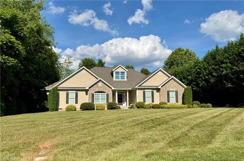 Homes For Sale - 133 Cedar Ridge Drive<br/> Millers Creek, NC 28651