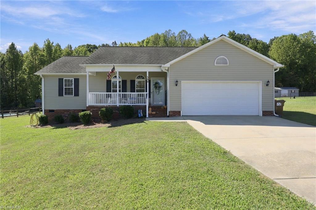Photo of 398 Goldenrod Lane, Lexington, NC 27295 (MLS # 1238082)