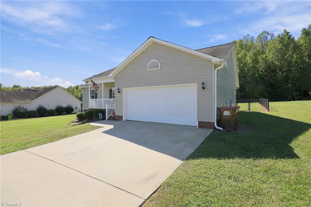 Photo of 398 Goldenrod Lane, Lexington, NC 27295 (MLS # 1238082)