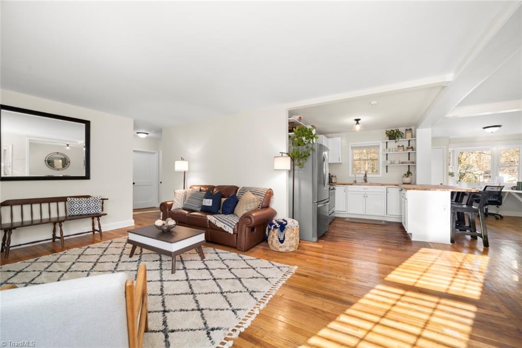 Winston-Salem, North Carolina 27103, United States, 3 Bedrooms Bedrooms, ,2 BathroomsBathrooms,Residential,Pending,13274