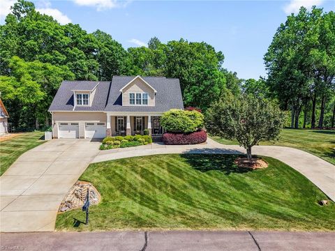 Homes For Sale - 104 N Madera Drive<br/> Mocksville, NC 27028