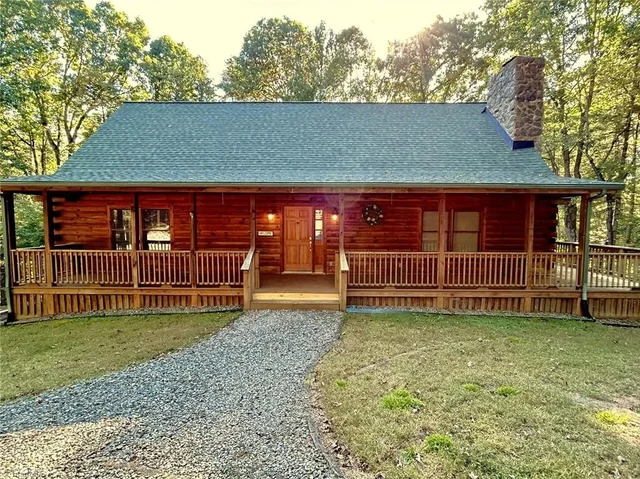 154 Rocky Shore Drive, photo 2 of 50