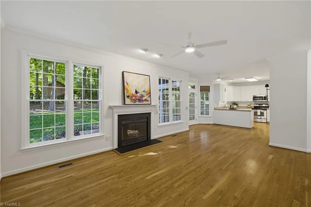 5517 Clydebank Road, photo 3 of 39