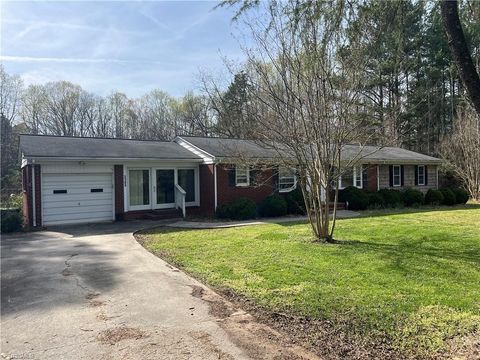 Homes For Sale - 2183 Rowe Road<br/> Lexington, NC 27295