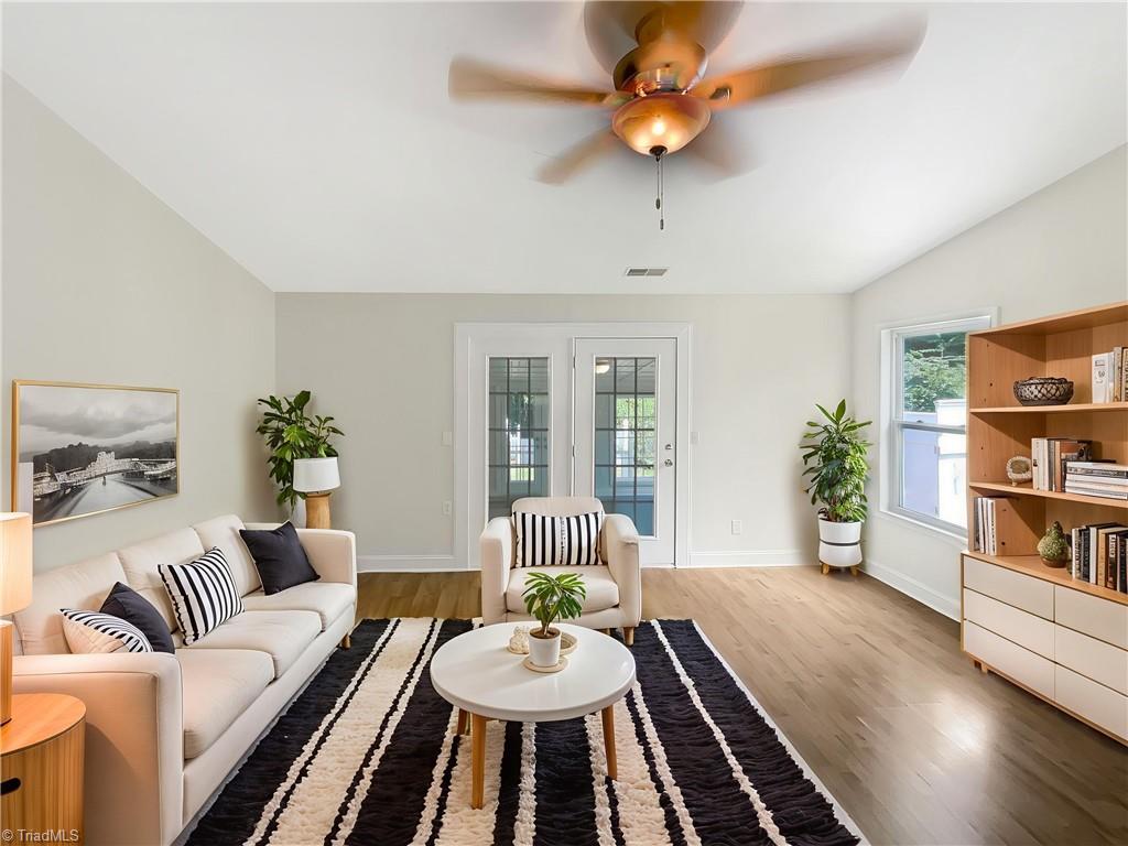 4489 Westhill Place