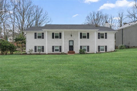 Homes For Sale - 1204 Pebble Drive<br/> Greensboro, NC 27410