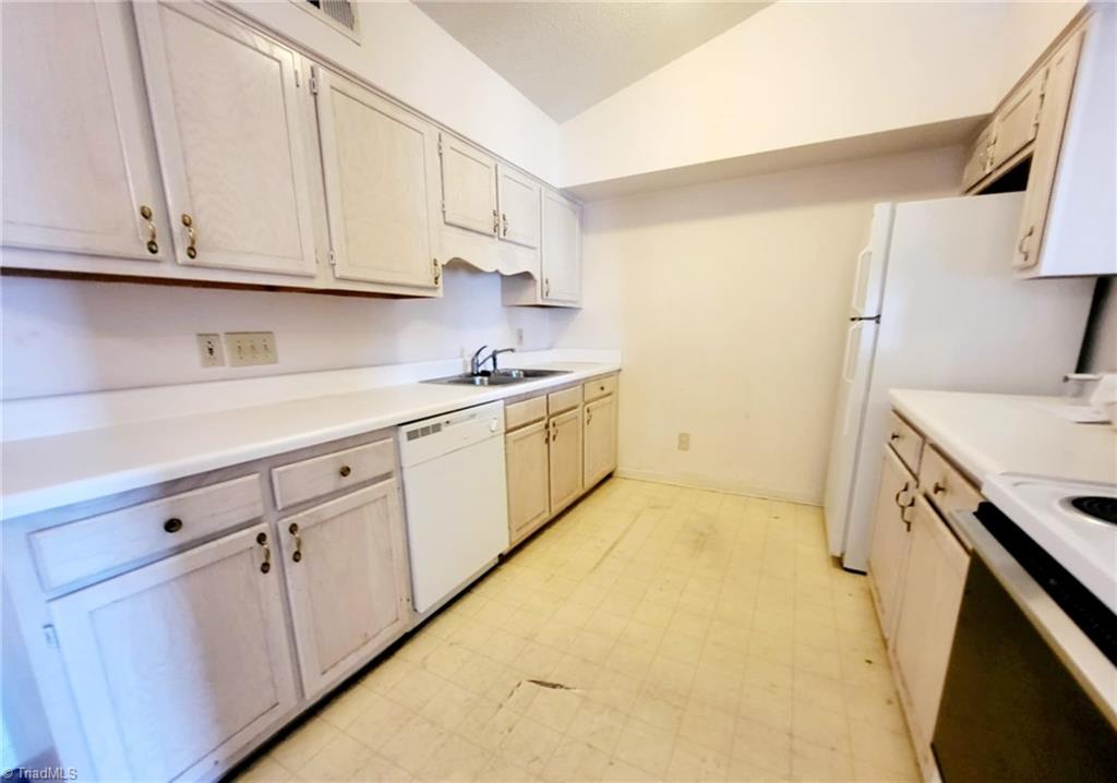 802 Sprull Court #E, Greensboro, North Carolina image 4