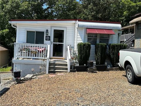 A home in New London