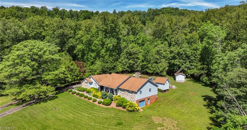 Photo of 1335 Shingle Gap Road, Purlear, NC 28665 (MLS # 1222625)