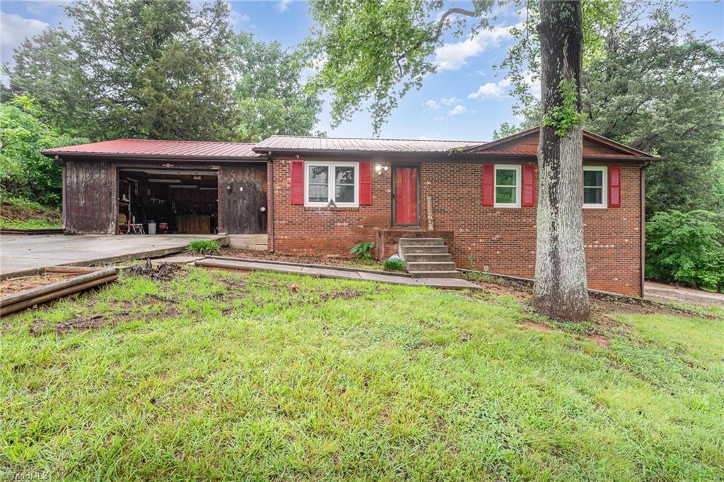 411 Fulton Street, Mocksville, North Carolina image 2