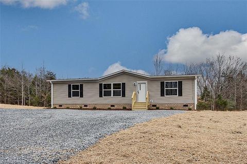 3838 Plainfield Road Sophia NC 27350