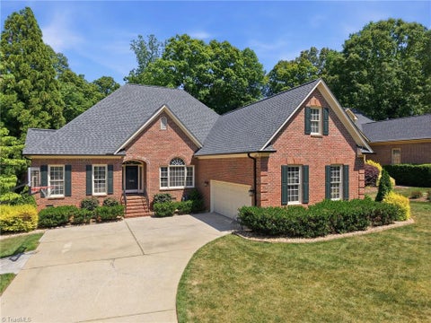 Homes For Sale - 2904 Willow Oak Drive<br/> Greensboro, NC 27408