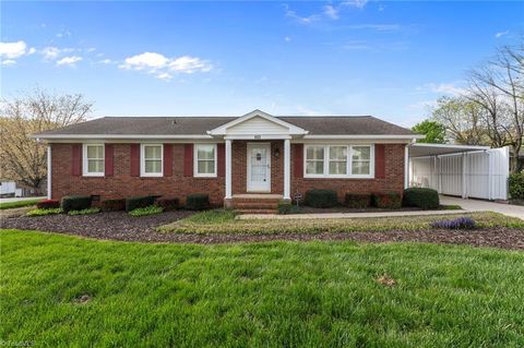 Homes For Sale - 403 Eden Court<br/> Alamance County, Graham, NC 27253