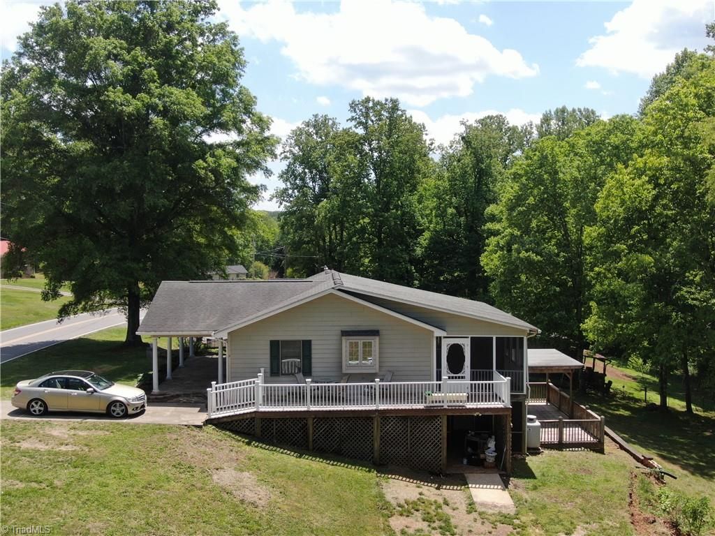 Photo of 417 White Pines Country Club Road, Mount Airy, NC 27030 (MLS # 1218214)