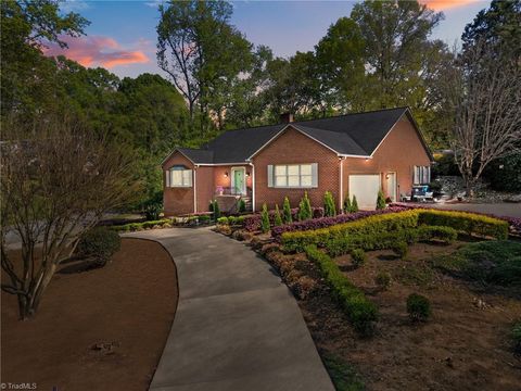 Homes For Sale - 961 Confederate Avenue<br/> Salisbury, NC 28144
