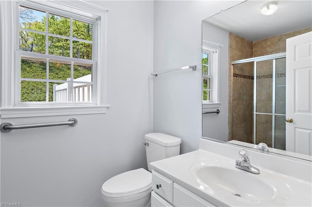6826 Wellsley Court, Clemmons, North Carolina image 19
