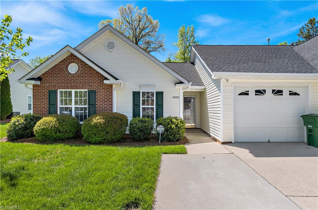 6826 Wellsley Court, Clemmons, North Carolina image 1