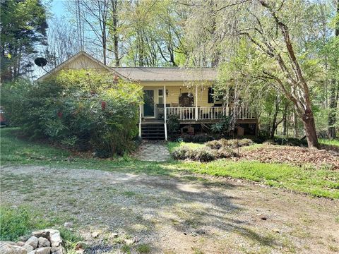 Homes For Sale - 528 Wright Road<br/> Forsyth County, Kernersville, NC 27284