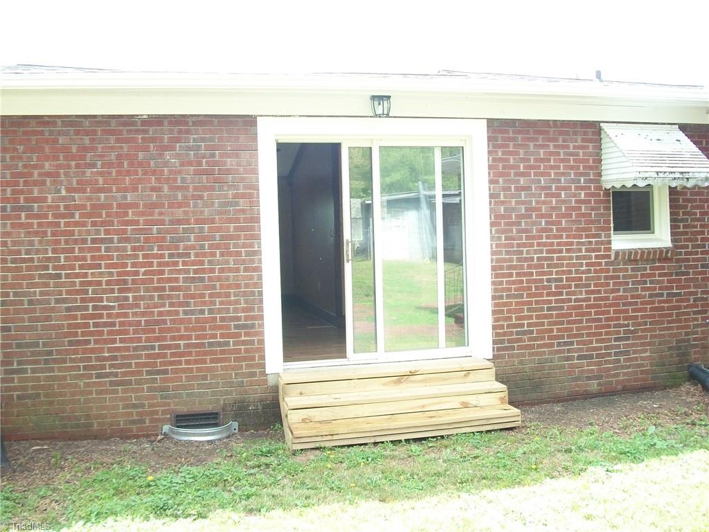 Photo 12 of 16 of 1345 Rivercrest Drive house