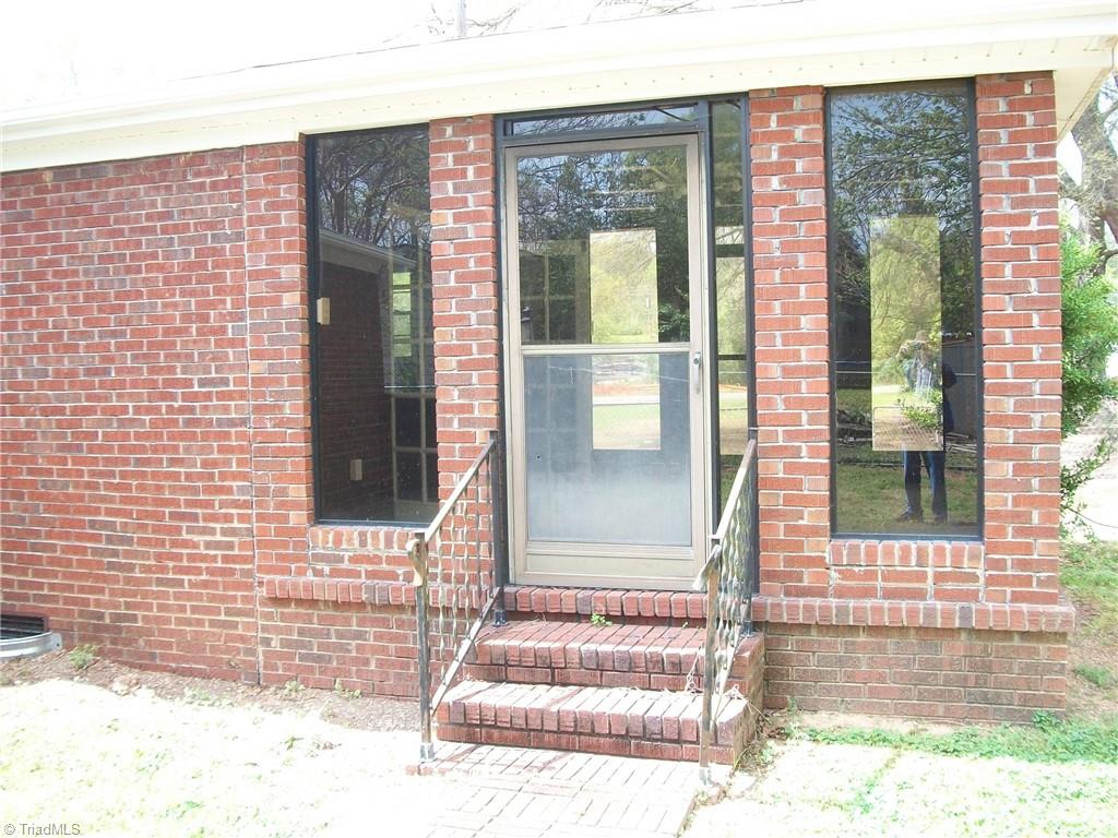 Photo 11 of 16 of 1345 Rivercrest Drive house
