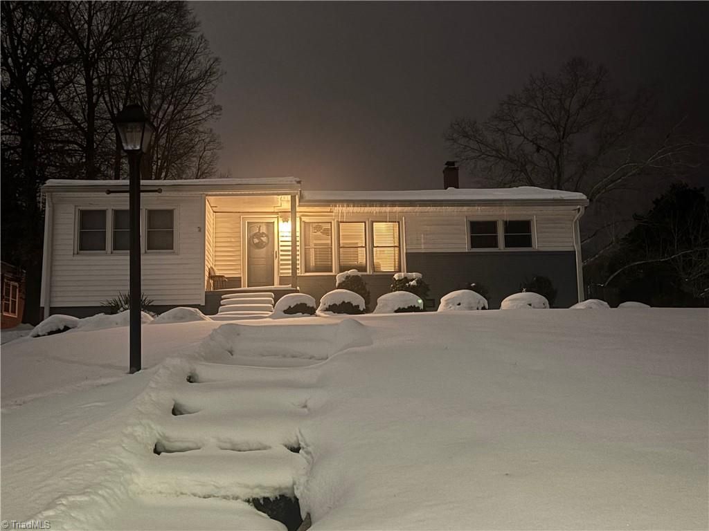 Photo of 607 Rockspring Road, High Point, NC 27262 (MLS # 1209105)