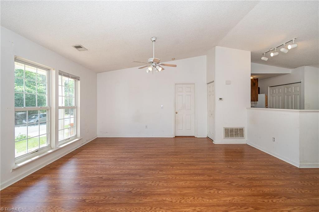 7 Jans Court, Greensboro, North Carolina image 3