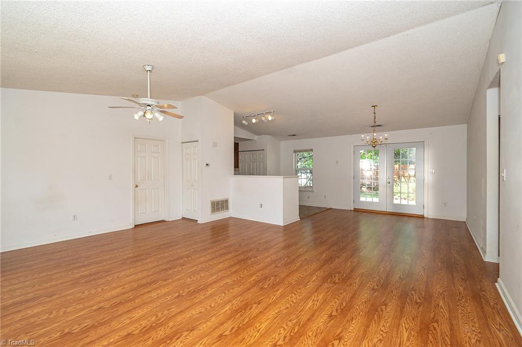 7 Jans Court, Greensboro, North Carolina image 2