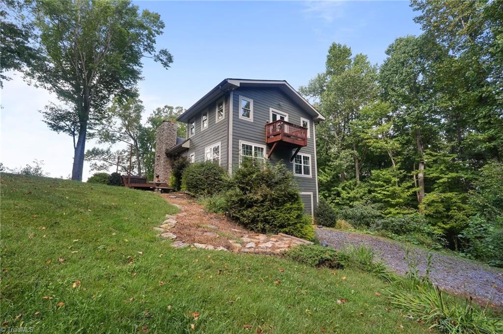 Photo of 558 Perri Creek Way, Warrensville, NC 28693 (MLS # 1236112)
