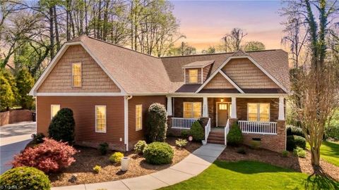 Homes For Sale - 4921 Folkstone Court<br/> Forsyth County, Pfafftown, NC 27040