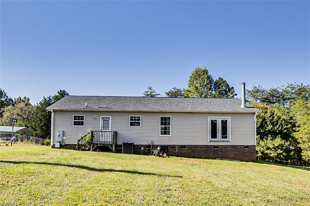 Photo of 3242 Creekridge Country Road, Randleman, NC 27317 (MLS # 1237663)