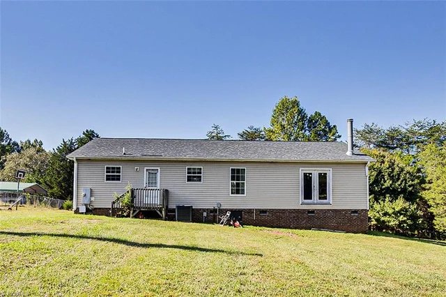 3242 Creekridge Country Road, photo 2 of 47