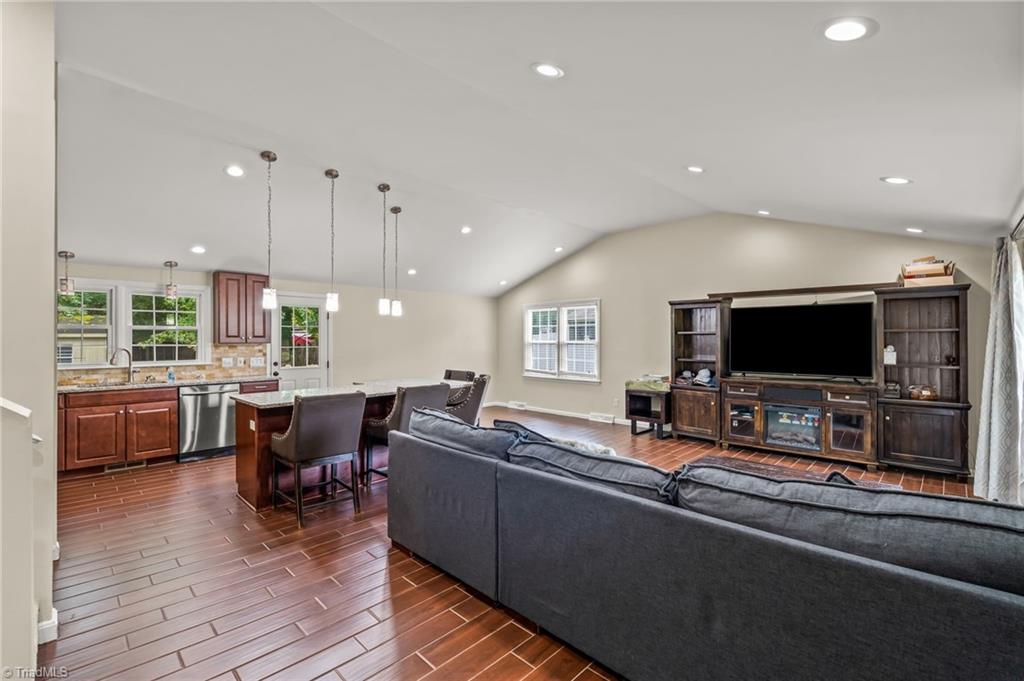 2302 Gordon Road