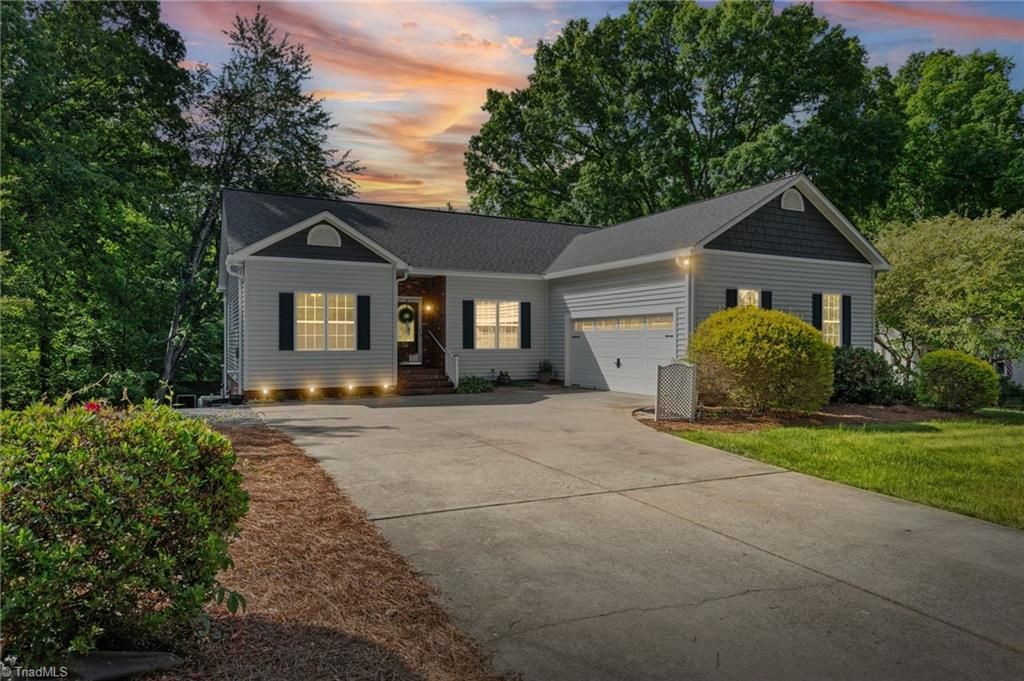 Photo of 26 Robinhood Circle, Winston-Salem, NC 27106 (MLS # 1218461)