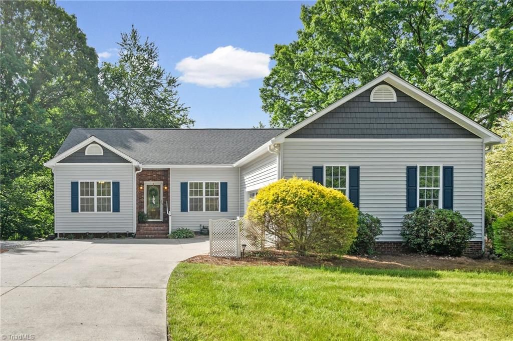 Photo of 26 Robinhood Circle, Winston-Salem, NC 27106 (MLS # 1218461)