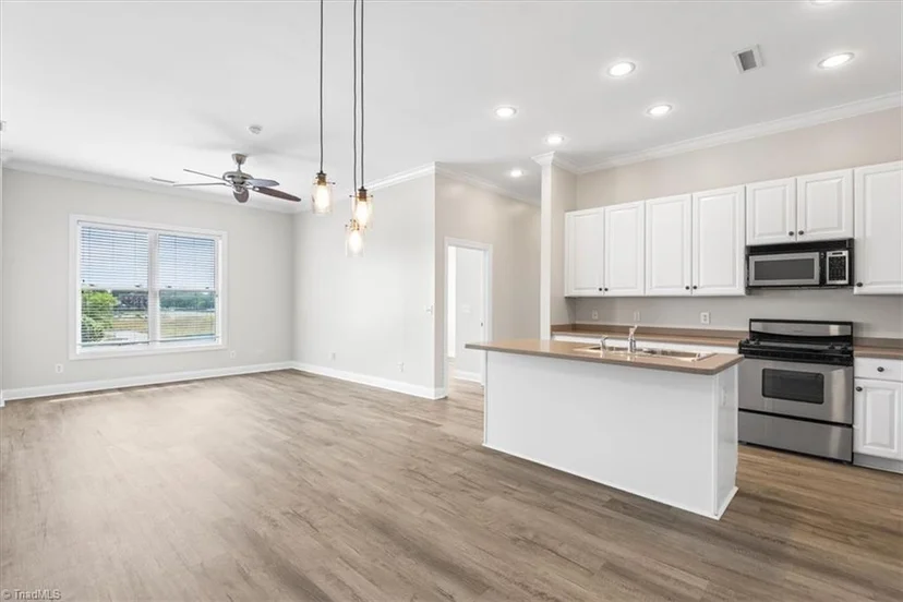 113 N Church Street Unit 206, photo 1 of 14