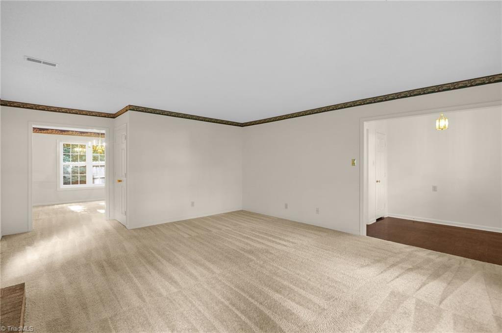 Greensboro, North Carolina 27455, United States, 3 Bedrooms Bedrooms, ,3 BathroomsBathrooms,Residential,Pending,199969