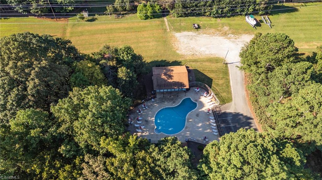 Greensboro, North Carolina 27455, United States, 3 Bedrooms Bedrooms, ,3 BathroomsBathrooms,Residential,Pending,199969