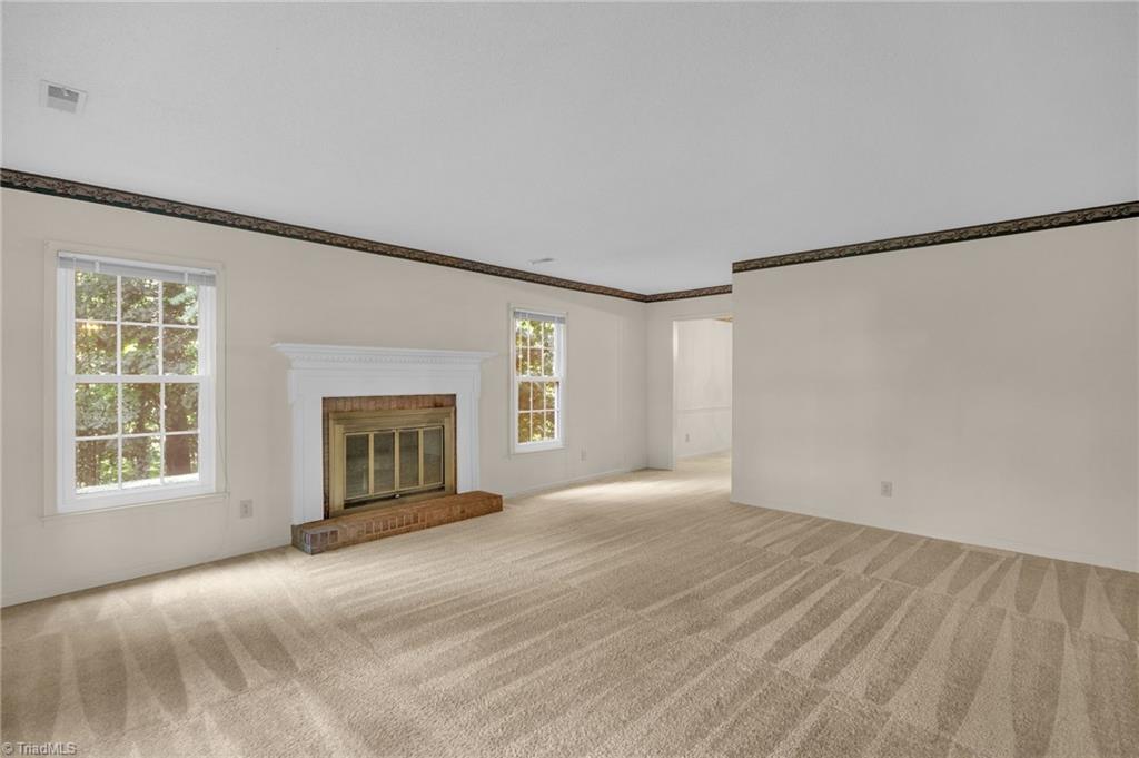 Greensboro, North Carolina 27455, United States, 3 Bedrooms Bedrooms, ,3 BathroomsBathrooms,Residential,Pending,199969