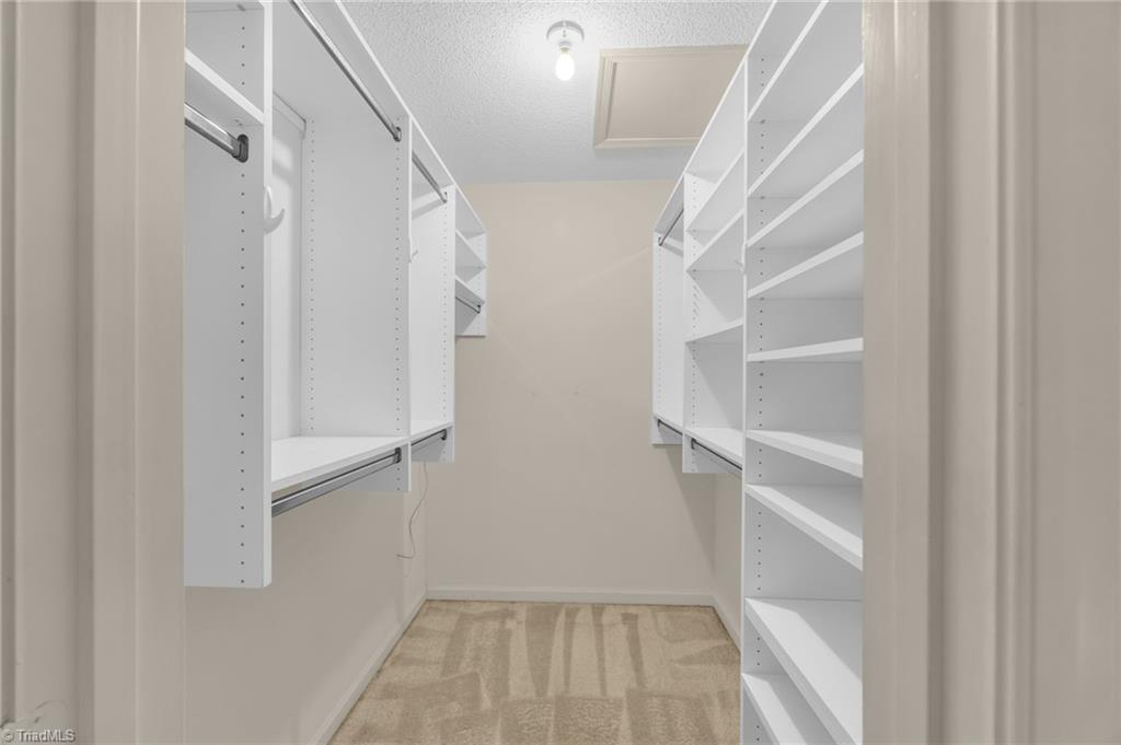 Greensboro, North Carolina 27455, United States, 3 Bedrooms Bedrooms, ,3 BathroomsBathrooms,Residential,Pending,199969