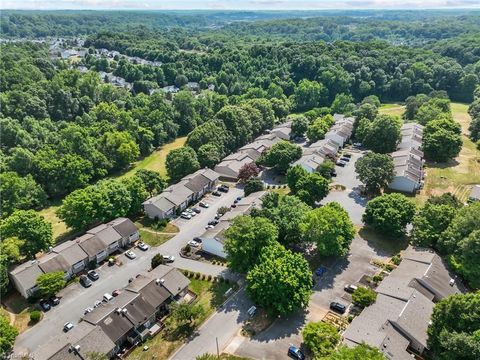 Townhouse in Winston Salem NC 2518 Tantelon Place 37.jpg