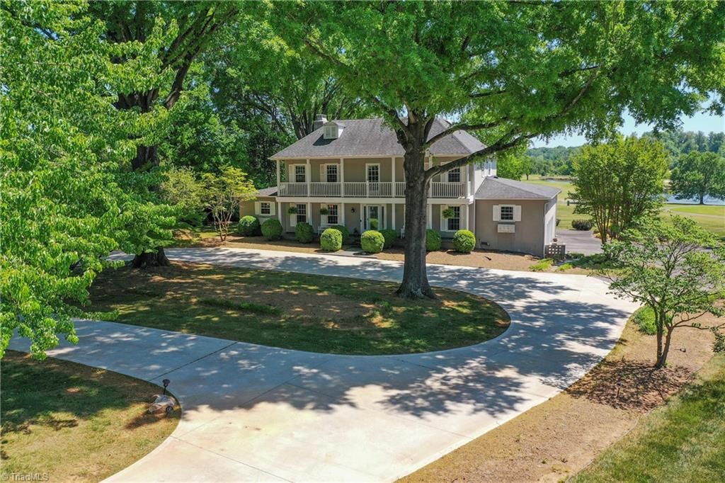 Photo of 216 Juniper Circle, Bermuda Run, NC 27006 (MLS # 1217498)