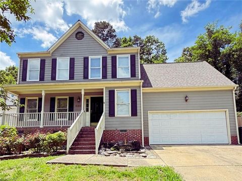 Homes For Sale - 4807 Adams Ridge Drive<br/> Greensboro, NC 27407