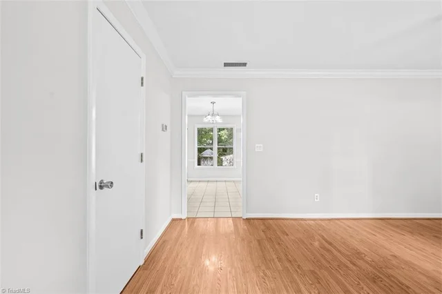 203 Weaver Street, photo 4 of 33
