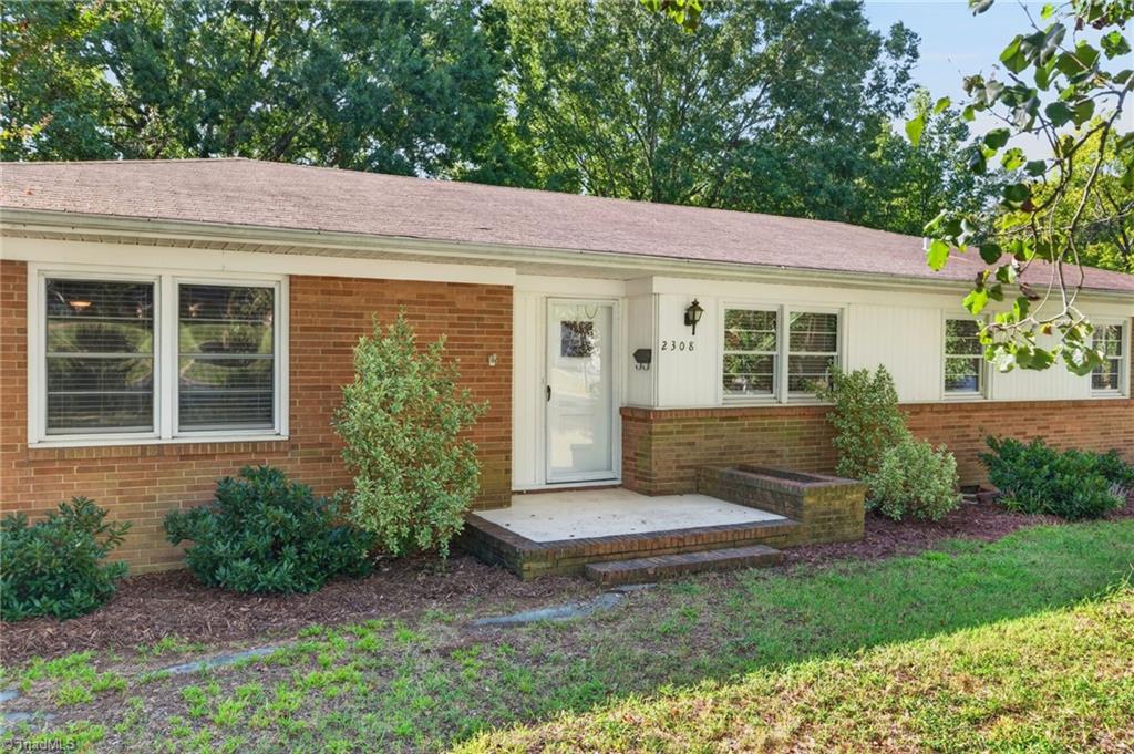 Photo of 2308 Edgewood Avenue, Burlington, NC 27215 (MLS # 1236874)