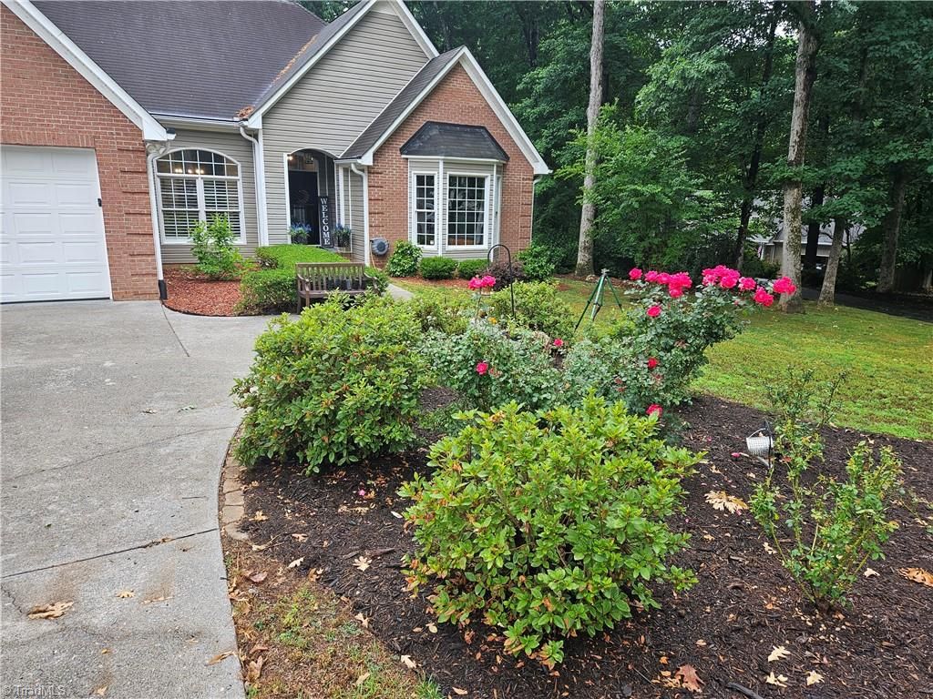Photo of 121 Roxbury Court, Advance, NC 27006 (MLS # 1221786)