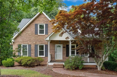 Homes For Sale - 929 Kensal Green Drive<br/> Kernersville, NC 27284