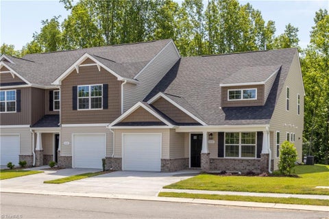 Townhouse For Sale - 140 Tallwood Drive<br/> Elkin, NC 28621